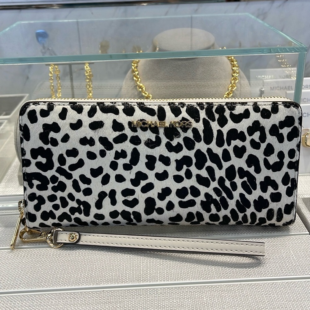 MICHAEL KORS
Leather Lg Continental Wristlet Phone Wallet Exotic Print Hair Calf